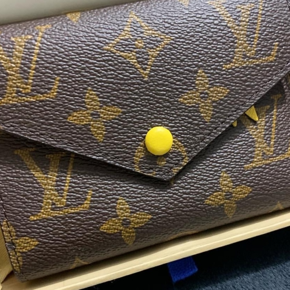 NEW Louis Vuitton Monogram Wallet